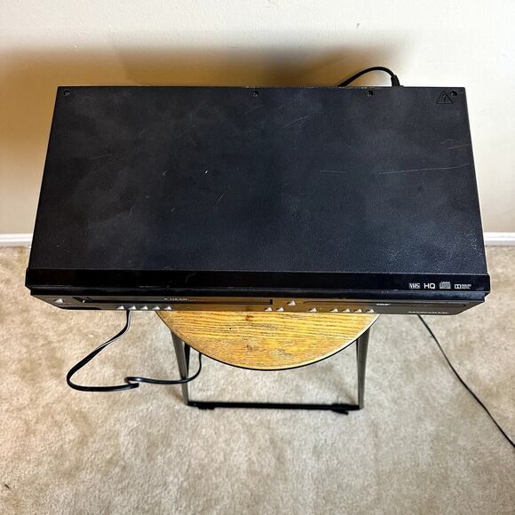 Magnavox DV220MW9 B DVD Player VCR Recorder Combo - PARTS ONLY‎ POWERS ON5 - Picture 2 of 6